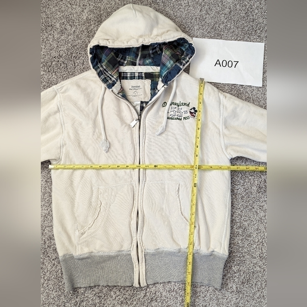 Walt Disney Hoodie Size S. - Picture 9 of 9